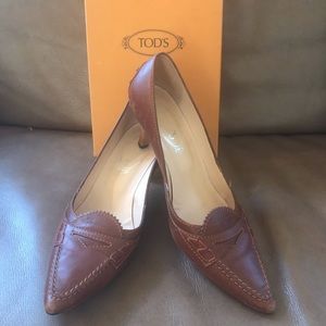 ****only $10**** Tod’s Pumps leather. Size 7.5